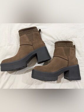 UGG Moxy Boots